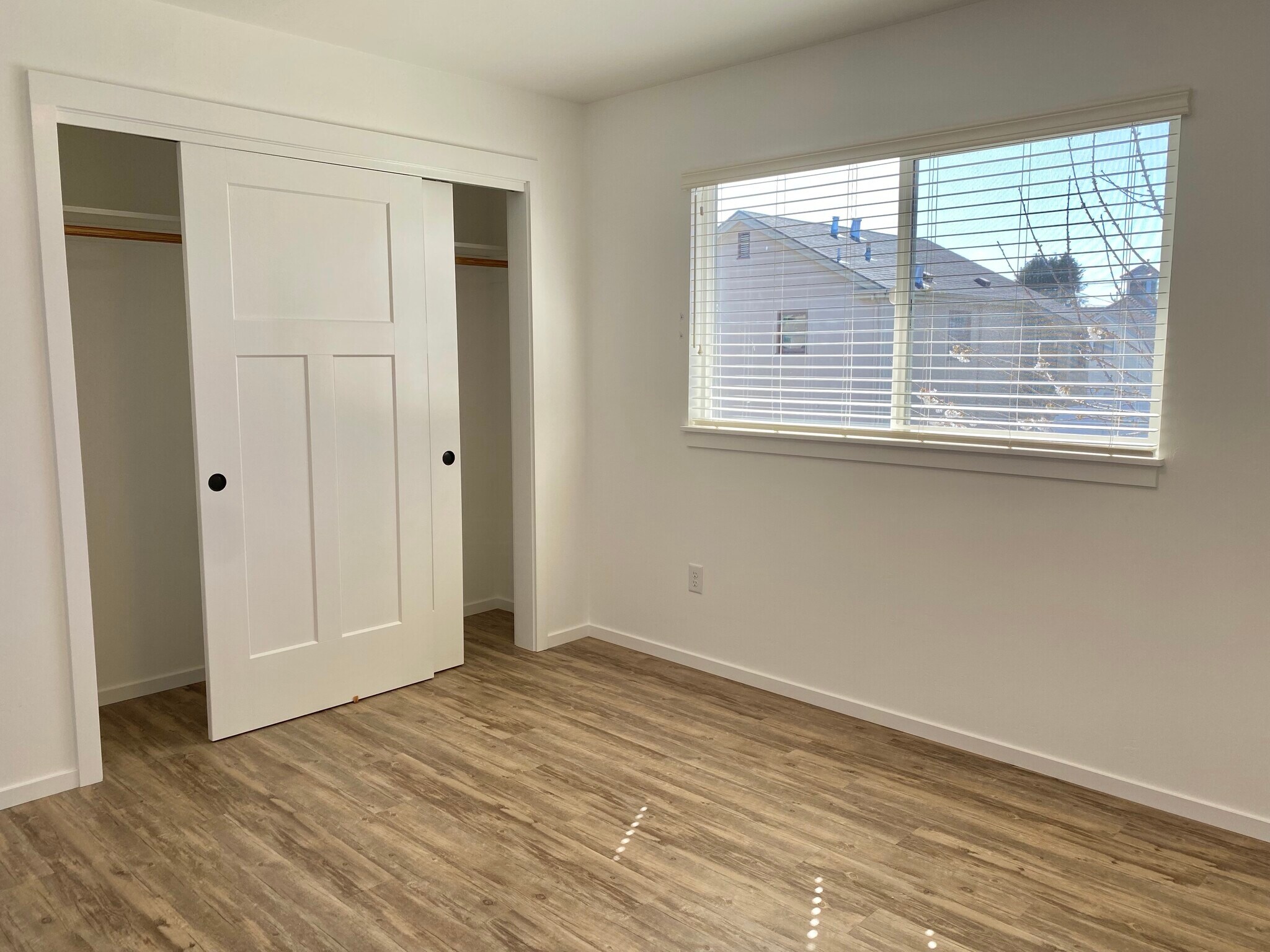 Building Photo - 1318 6th St