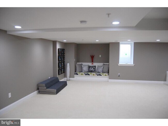 Building Photo - 28 Madison Way