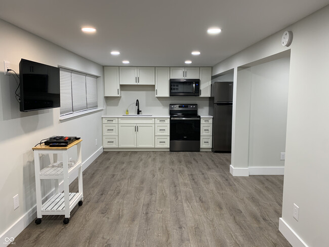 Building Photo - 9271 Mallard Dr