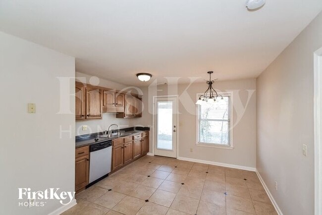 Building Photo - 10777 Plantation Dr