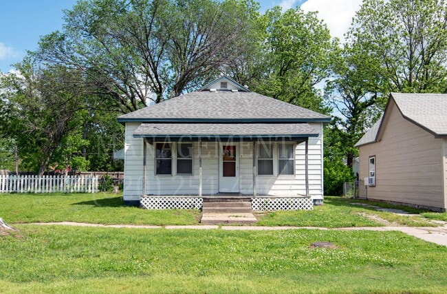 Building Photo - 1-Bedroom + Bonus Room 1-Bathroom Home
