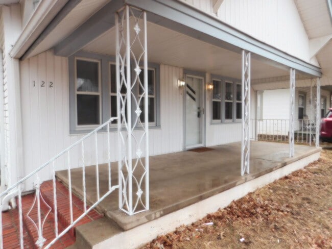 Building Photo - 4 Bedroom Home in El Dorado minutes from D...