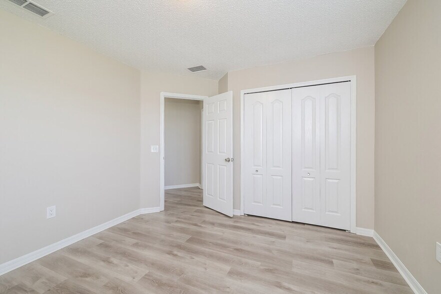 Building Photo - 230 Beckenham Dr