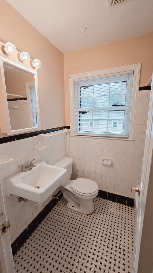 Building Photo - 43 Corley Ave