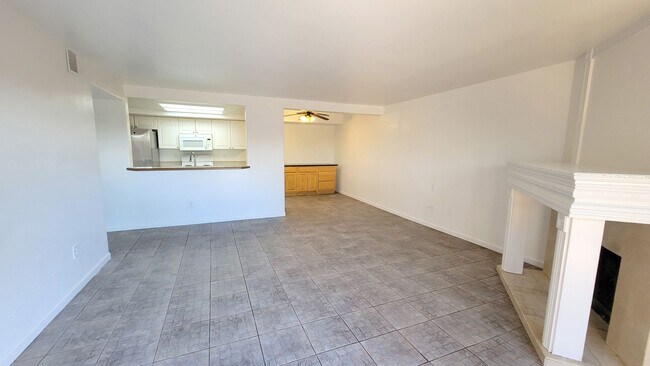 Building Photo - 2 bed/ 1 bath with a BIG Backyard in Escondido!! AVAILABLE NOW!!