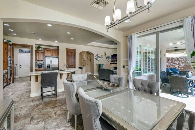 Building Photo - 3940 Duke Dr