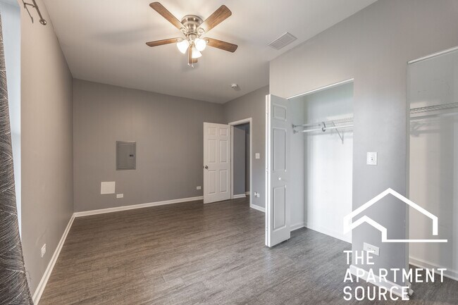 Building Photo - 2120 W Cullerton St