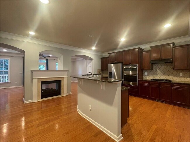 Building Photo - 6050 China Rose Ln