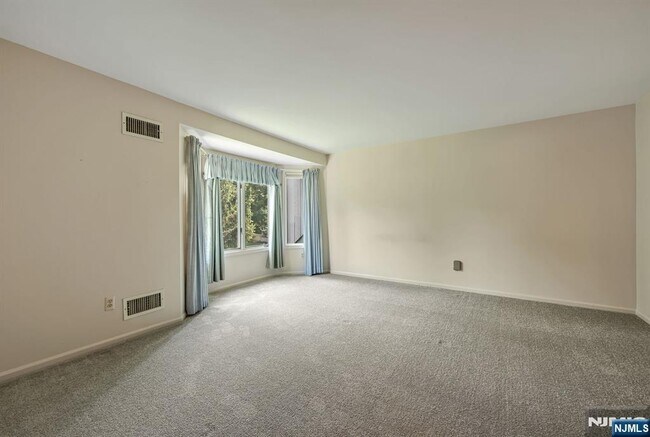 Building Photo - 43 Forsgate Ct