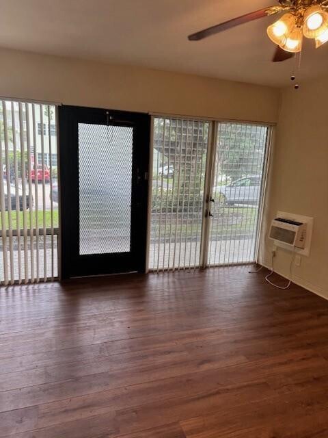 Building Photo - 1911 NE 8th Ct