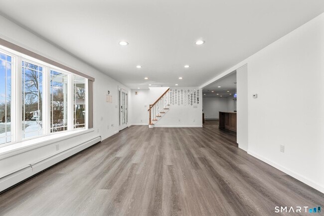 Building Photo - 125 Birchwood Dr