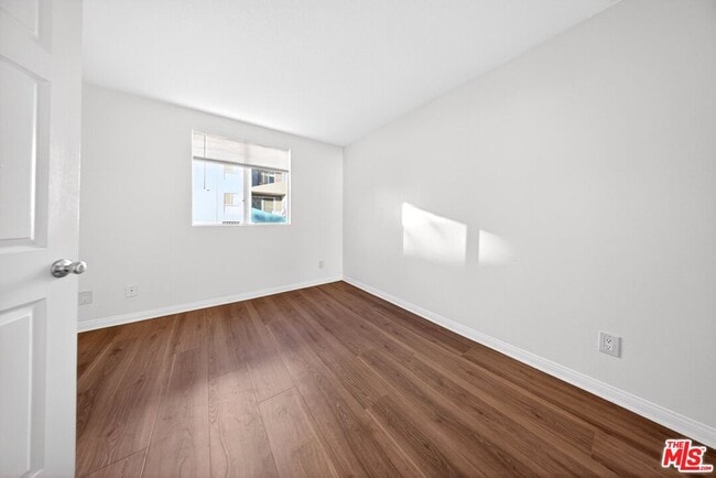 Building Photo - 11063 Cumpston St