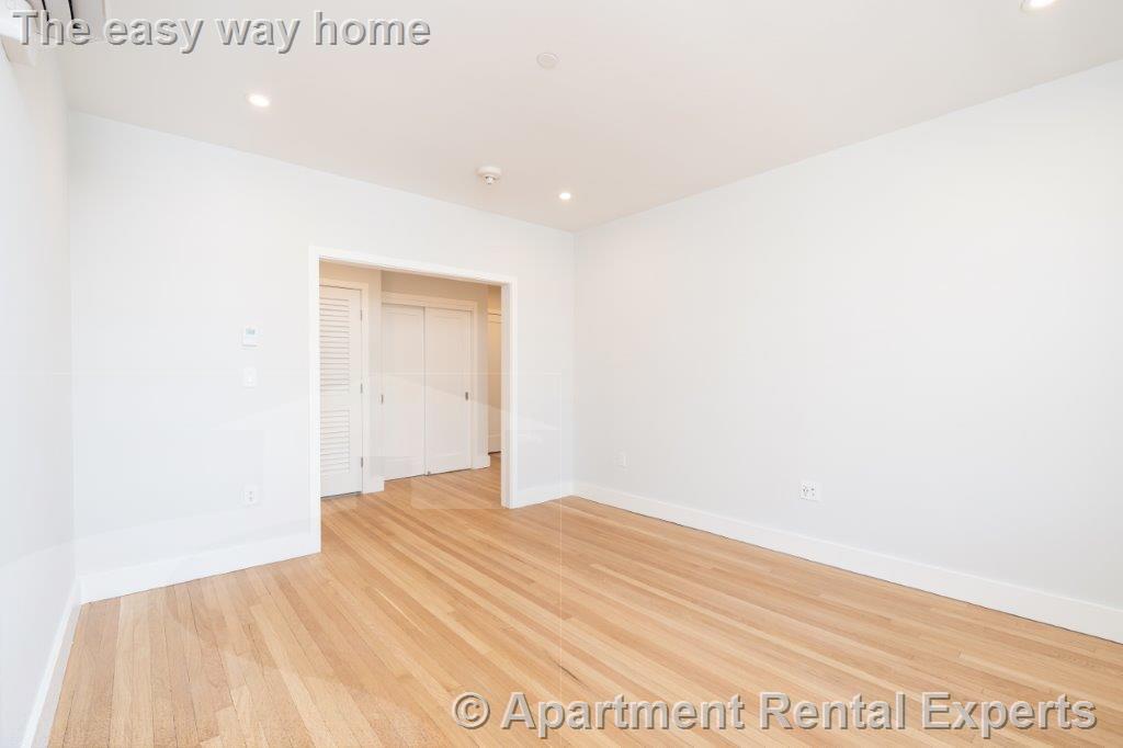 Building Photo - 19 Forest St