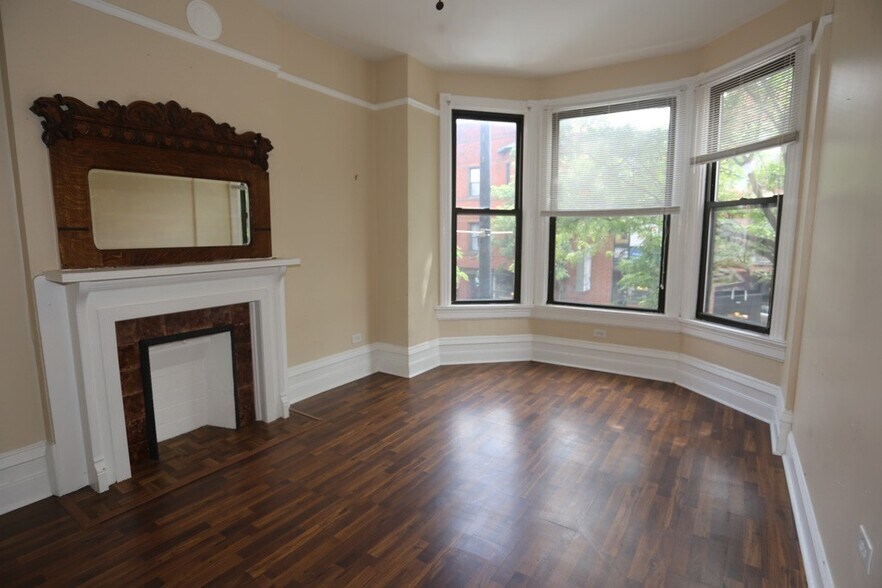Building Photo - 2269 N Lincoln Ave