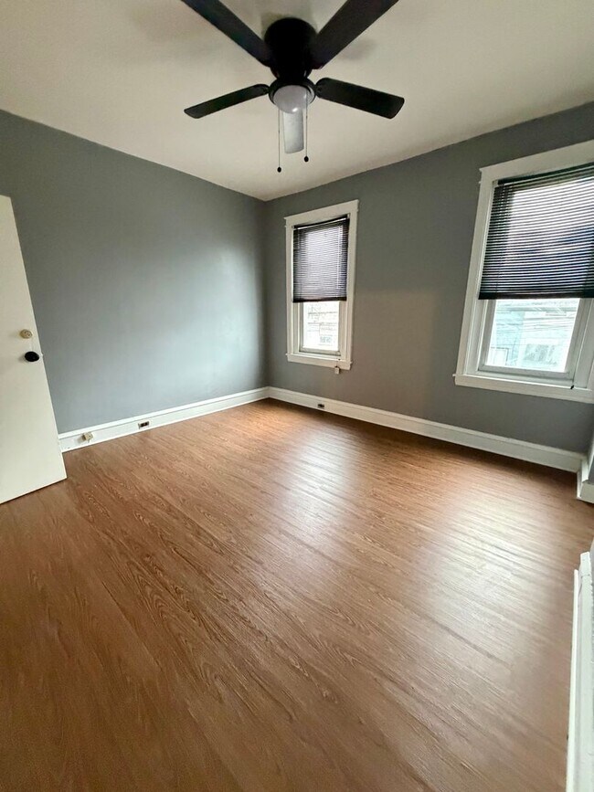 Building Photo - Renovated 3-Bedroom Home Near Hunting Park! Available NOW!