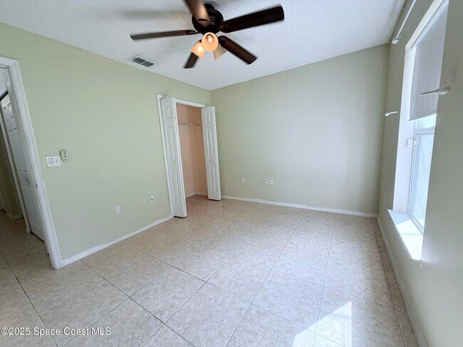 Building Photo - 3232 Wallace Ave