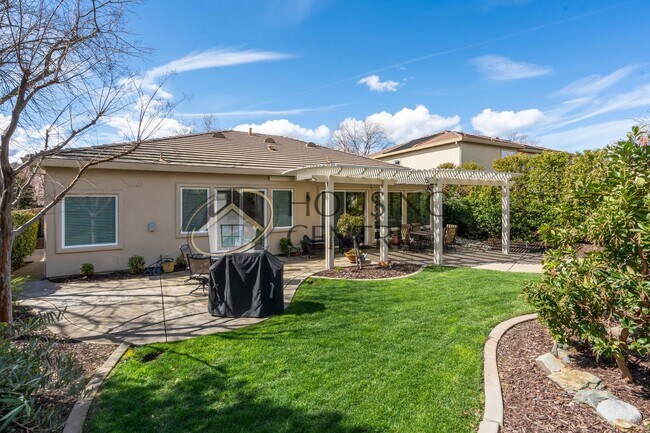 Building Photo - Executive Single Story Rental in Gated Serrano Community!