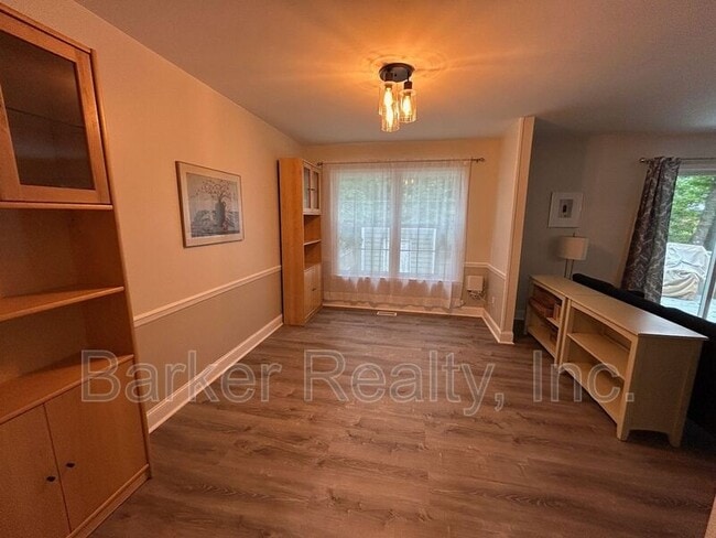 Building Photo - 1215 Collington Dr