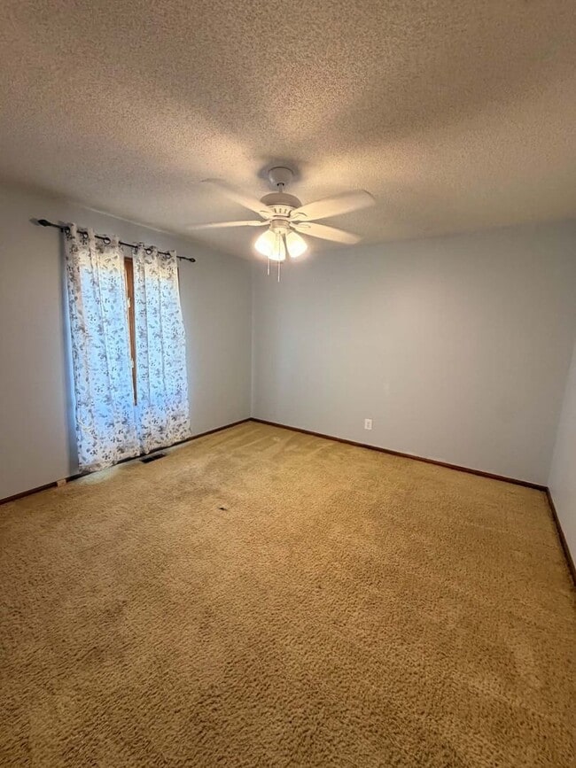 Building Photo - 4427 Edgewood Cir
