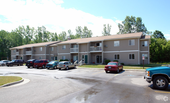 Primary Photo - Mapleview Apartments