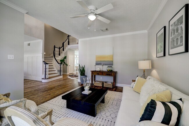 Building Photo - 18902 Mountain Spring Dr