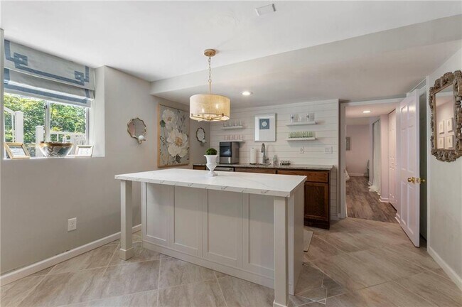 Building Photo - 4770 Chatworth Ct NE