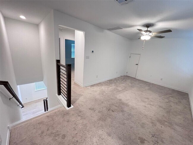 Building Photo - 562 Papaya Dr