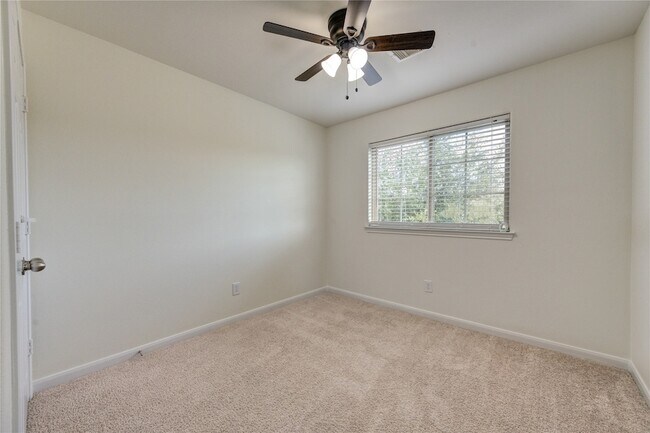 Building Photo - 17021 Wilthorne Gardens Ct