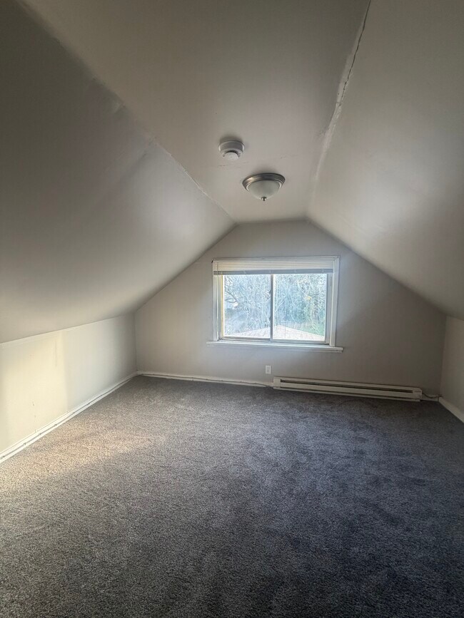 Building Photo - 3611 E 103rd St