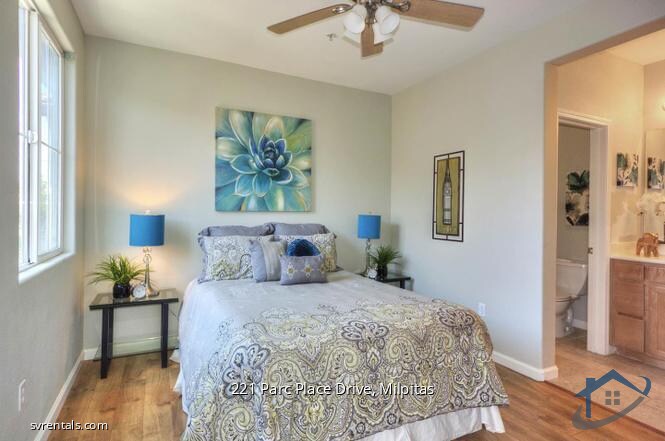 Building Photo - 221 Parc Place Dr