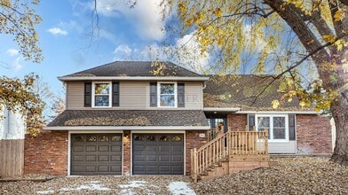 Building Photo - 9841 Melrose Dr