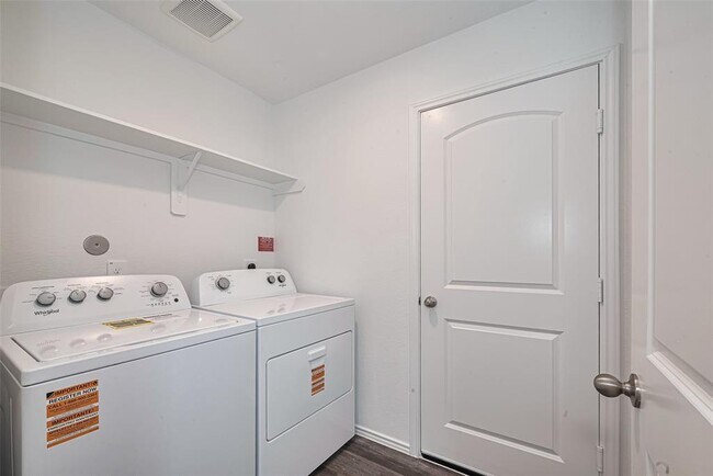 Building Photo - 6018 Alberta Fls Dr