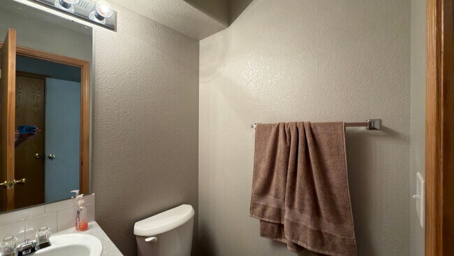 Building Photo - Great Townhome in Fort Collins
