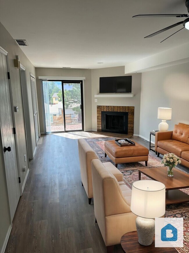 Building Photo - 5458 Fiesta Ln