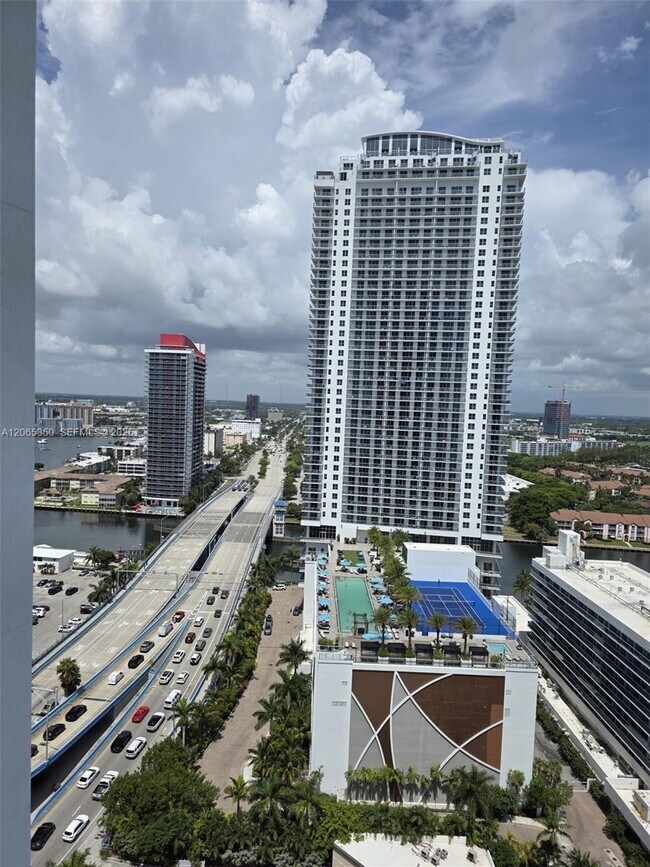 Building Photo - 4111 S Ocean Dr