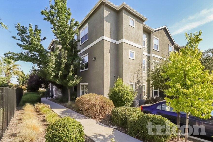 Building Photo - 8434 Walerga Rd