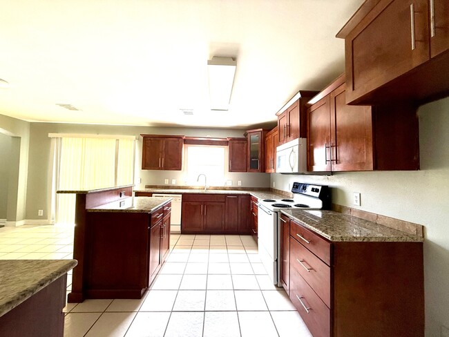 Building Photo - 9526 Vallecito Mesa
