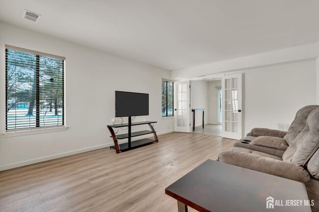 Building Photo - 603 Jacob Ct