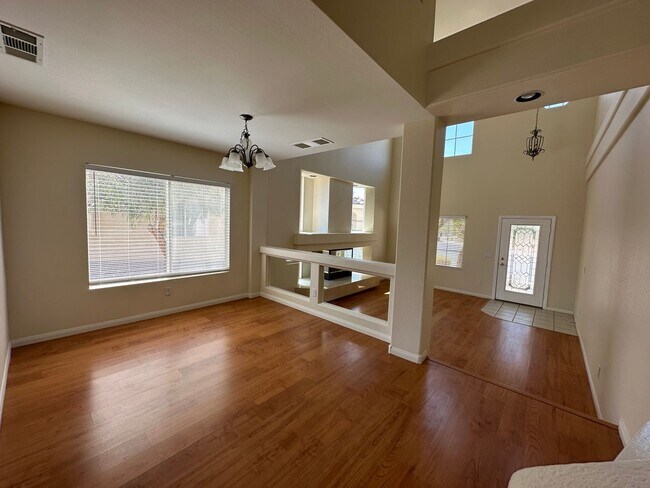 Building Photo - Royal Highlands Guard Gated Community!!