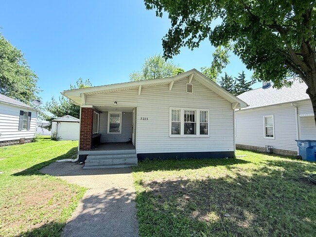 Building Photo - 3223 N 15 1/2 St