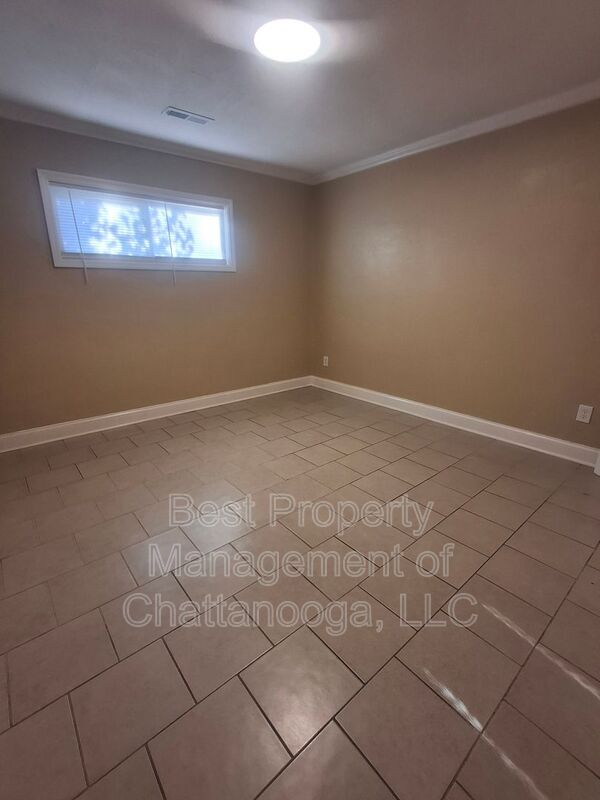 Building Photo - 5291 Usher Dr