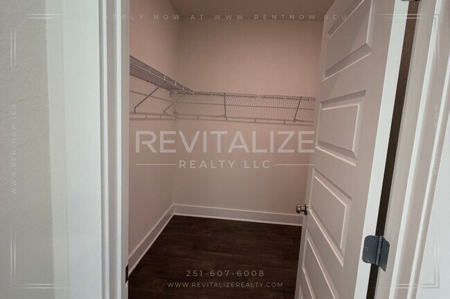 Building Photo - Lakeview Luxury Living in Hadley Village