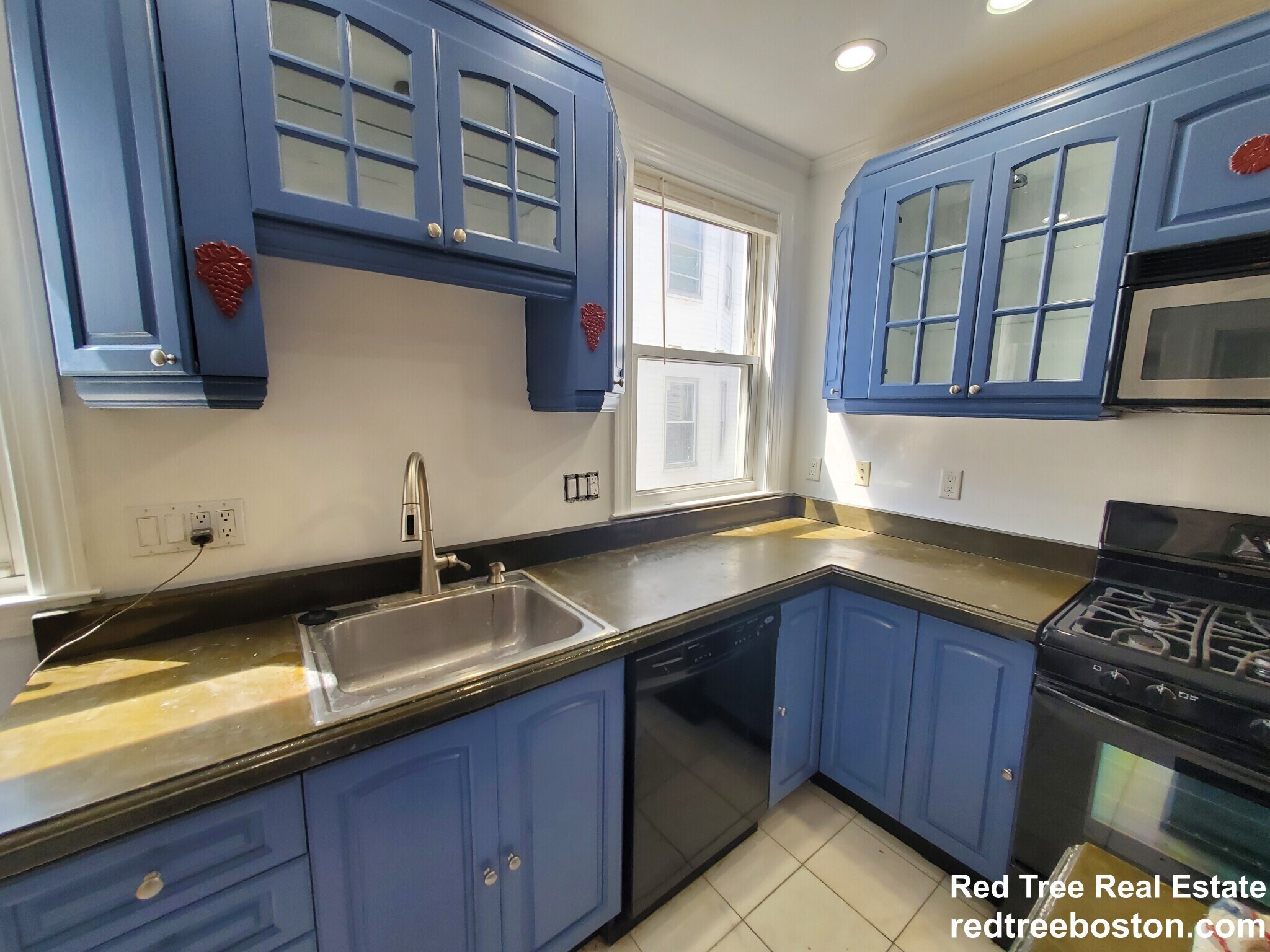 Building Photo - 202 Hyde Park Ave