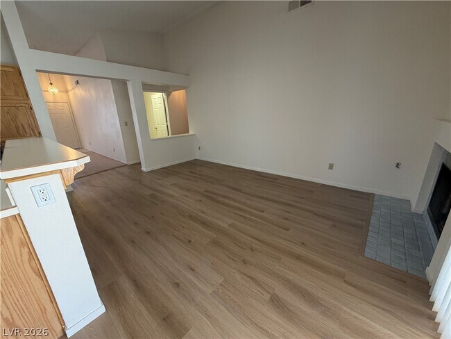 Building Photo - 1328 Maplegrove Cir