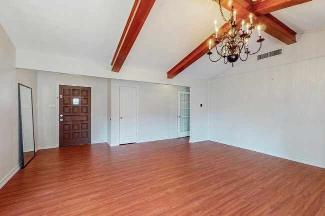 Building Photo - 2116 Northmoor Dr