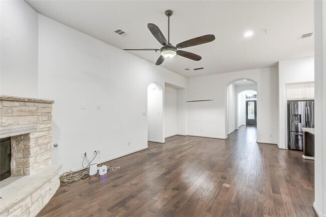 Building Photo - 3405 Venezia View