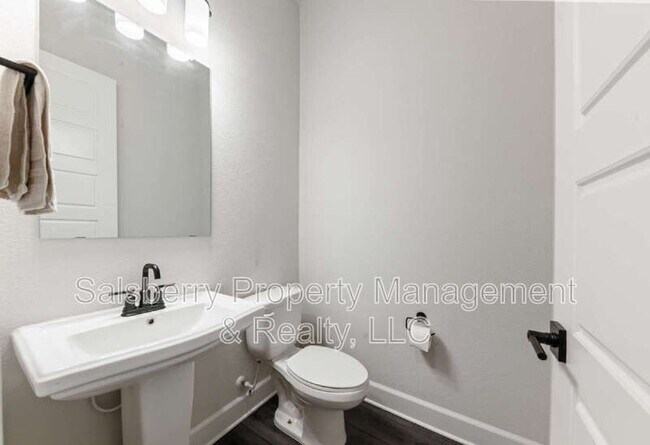 Building Photo - 9324 Trammel Davis Rd