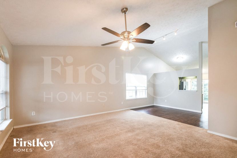 Building Photo - 6738 Wimbledon Dr