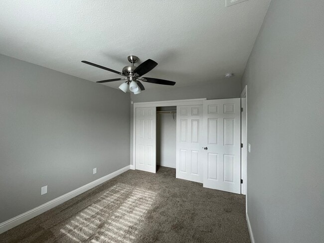 Building Photo - Beautiful 4 Bedroom 3 Bathroom with a pool