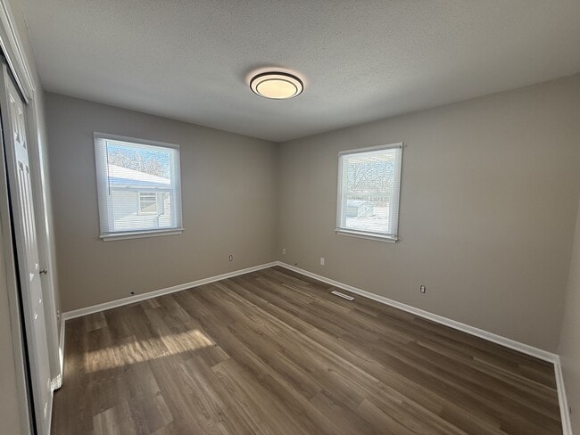 Building Photo - 1001 Caroline Terrace